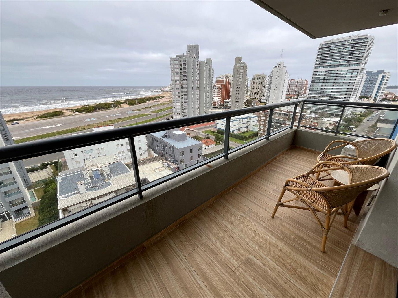 Venta Apartamento Punta Del Este A Pasos Del Mar, 2 Dormito