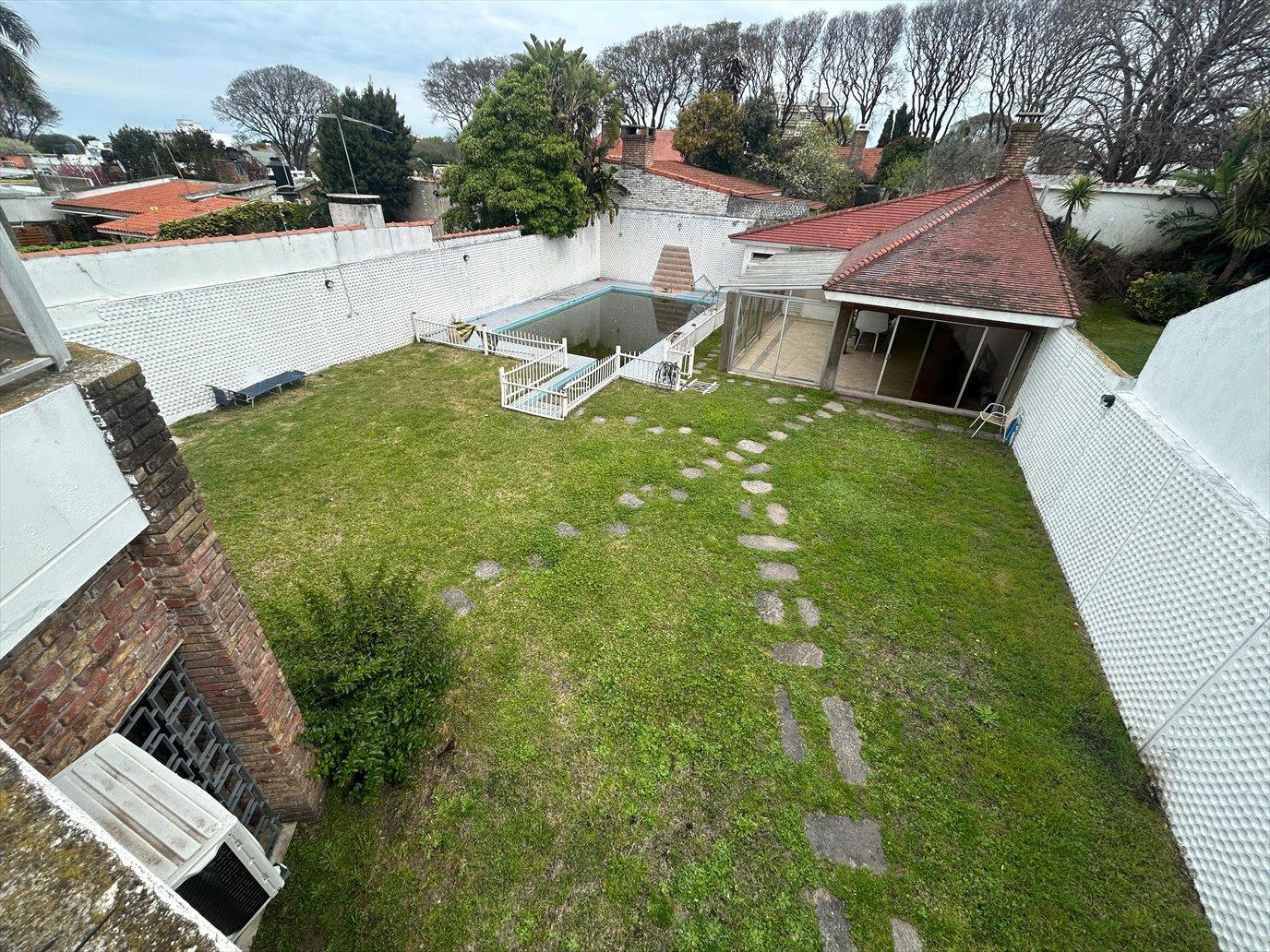 Venta De Casa De Categoria Punta Gorda, 5dormitorios, 7baños, Garage, Patio, Piscina, Barbacoa