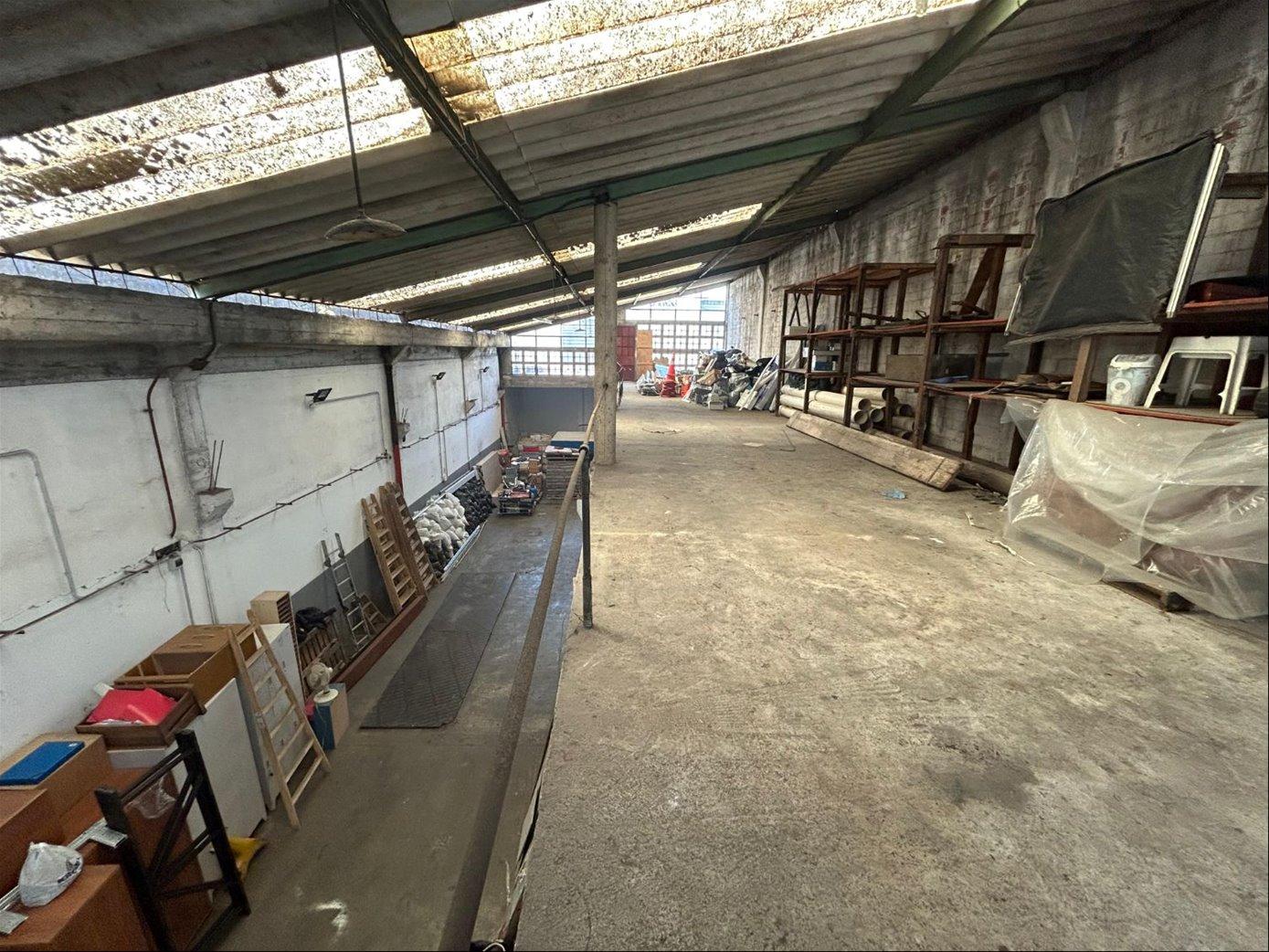 Venta Deposito + Oficina En Jacinto Vera Empresa O Logistica