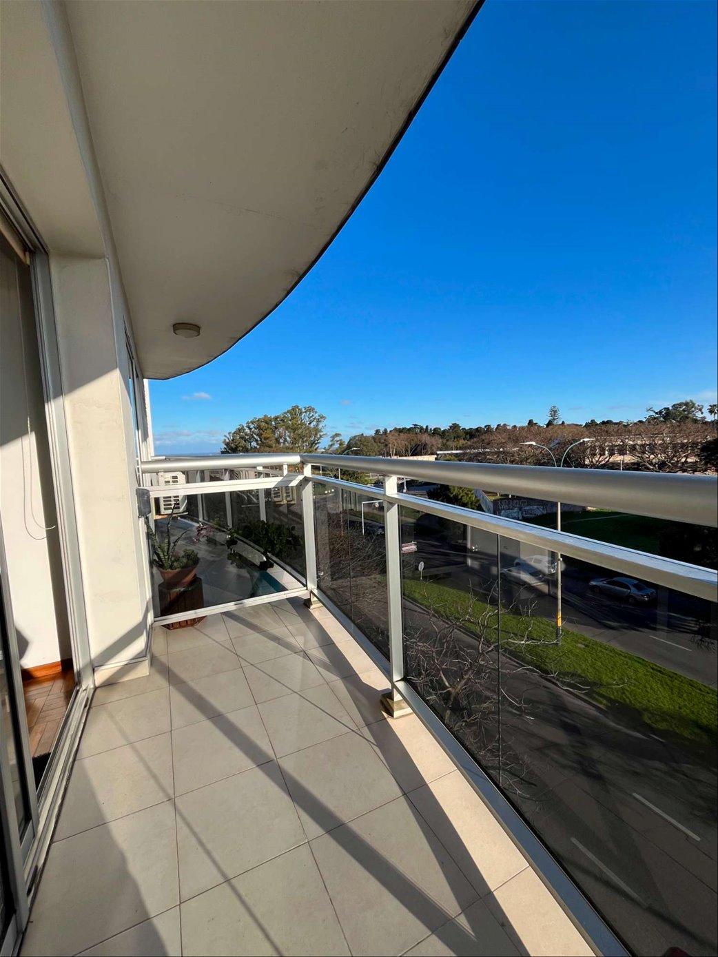 Venta Apartamento Buceo 2 Dormitorios 2 Baños Garaje